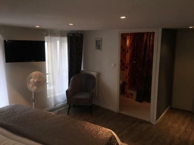 Hotel Hovi De La Mairie Aubervilliers Eksteriør billede